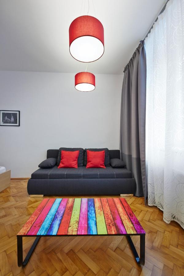 Stadthalle - Familycityapartment Bécs Kültér fotó